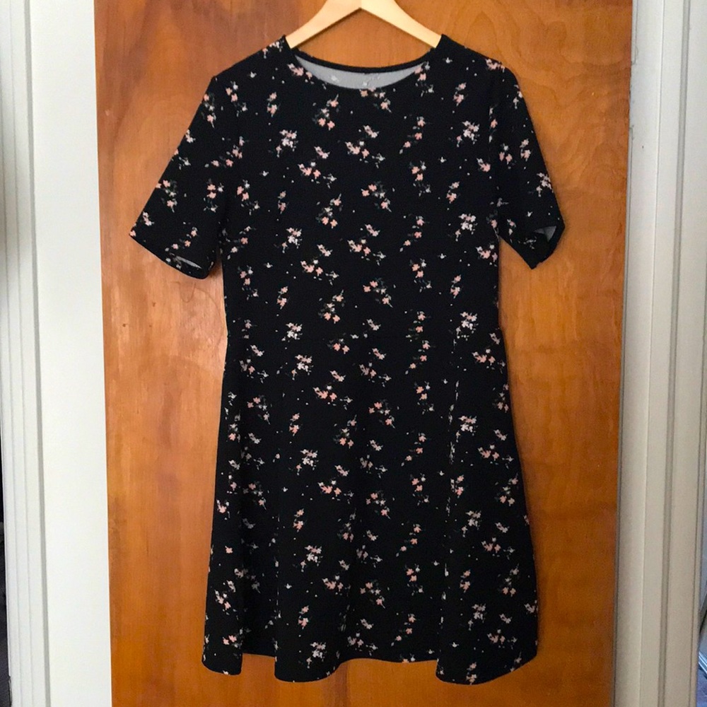 skater cute floral dress, never worn